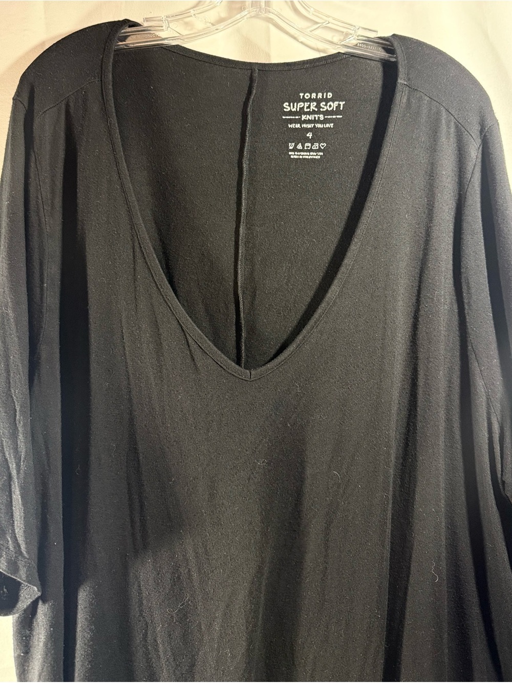 Torrid Black 'Super Soft Knits' V-Neck Tee Size 4(4X) - Picture 3 of 5
